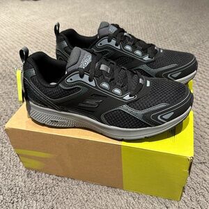 Sketchers air cooler goga mat men’s shoes. Size 9.5 gray and black